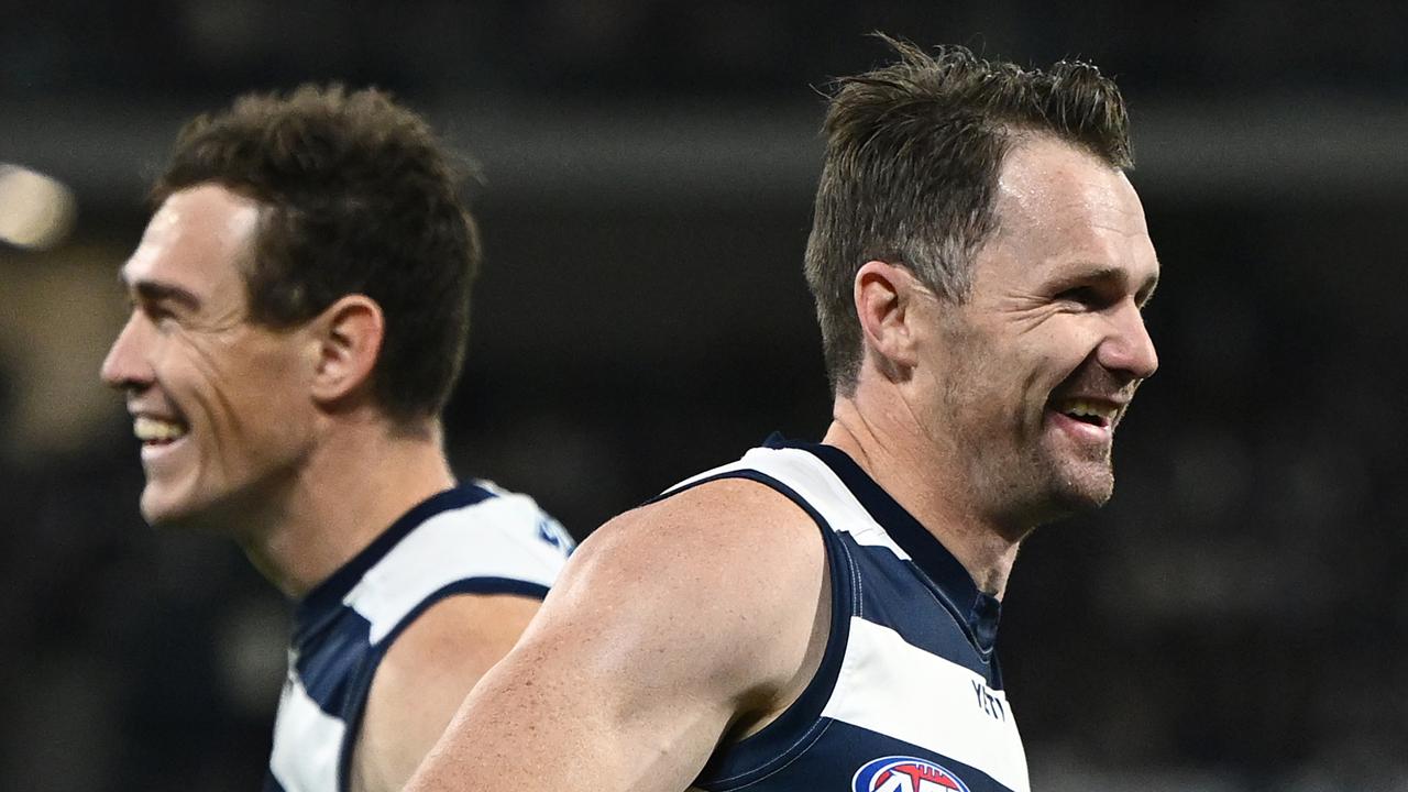 Jeremy Cameron of Geelong (left)