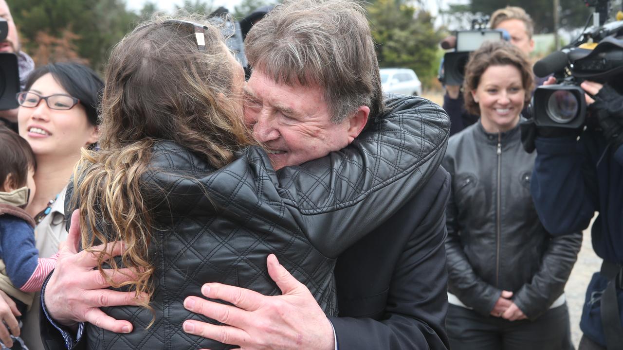 Derryn Hinch greeted by supporters after his prison release in 2014