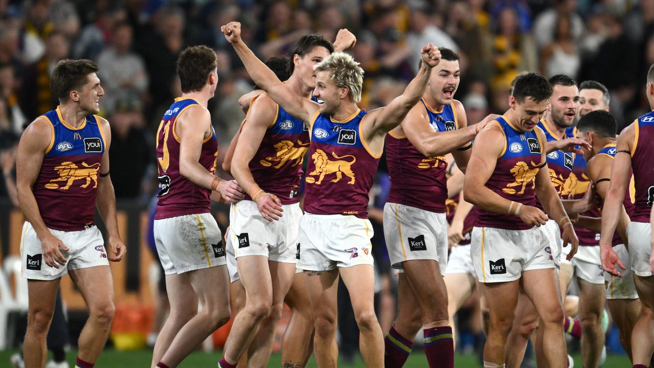 Lions beat Hawks.