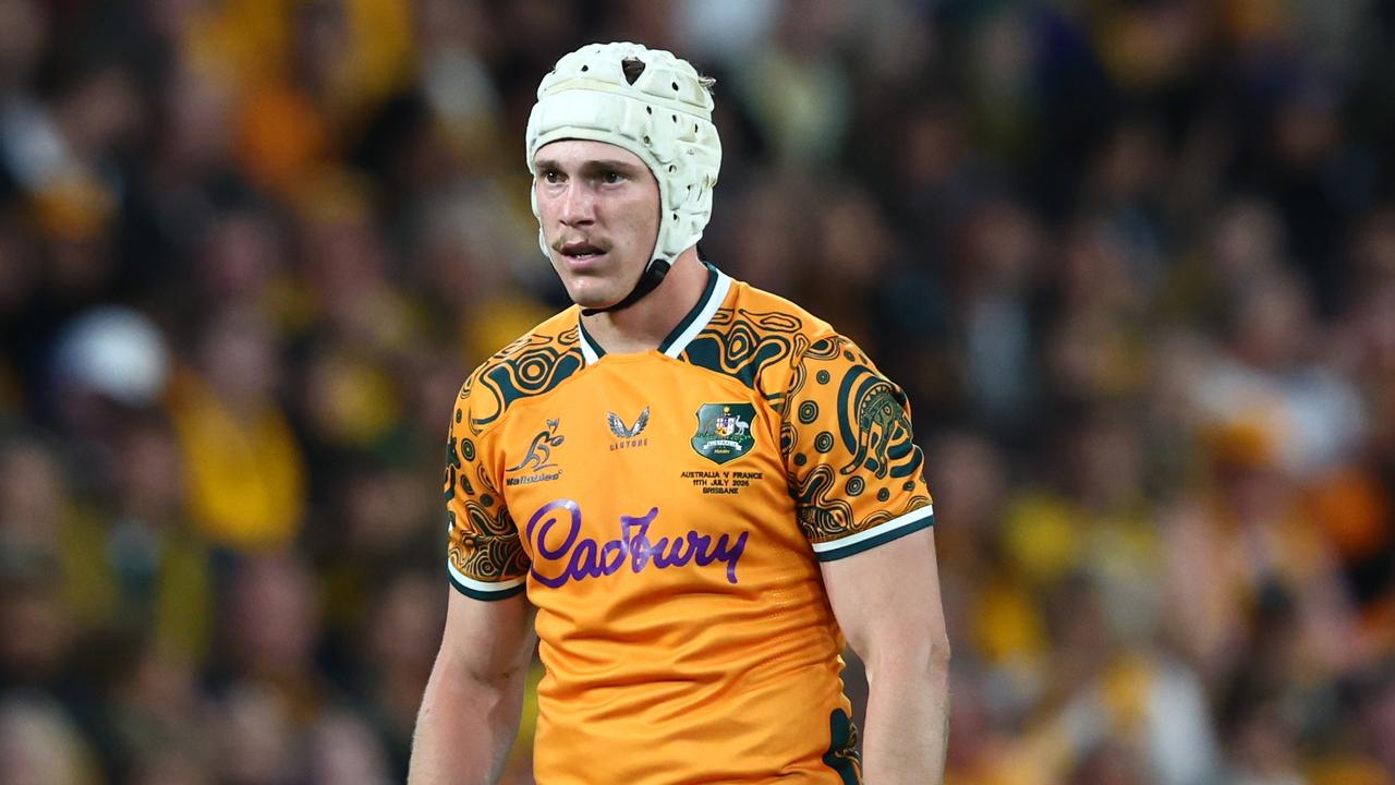Flyhalf Declan Meredith