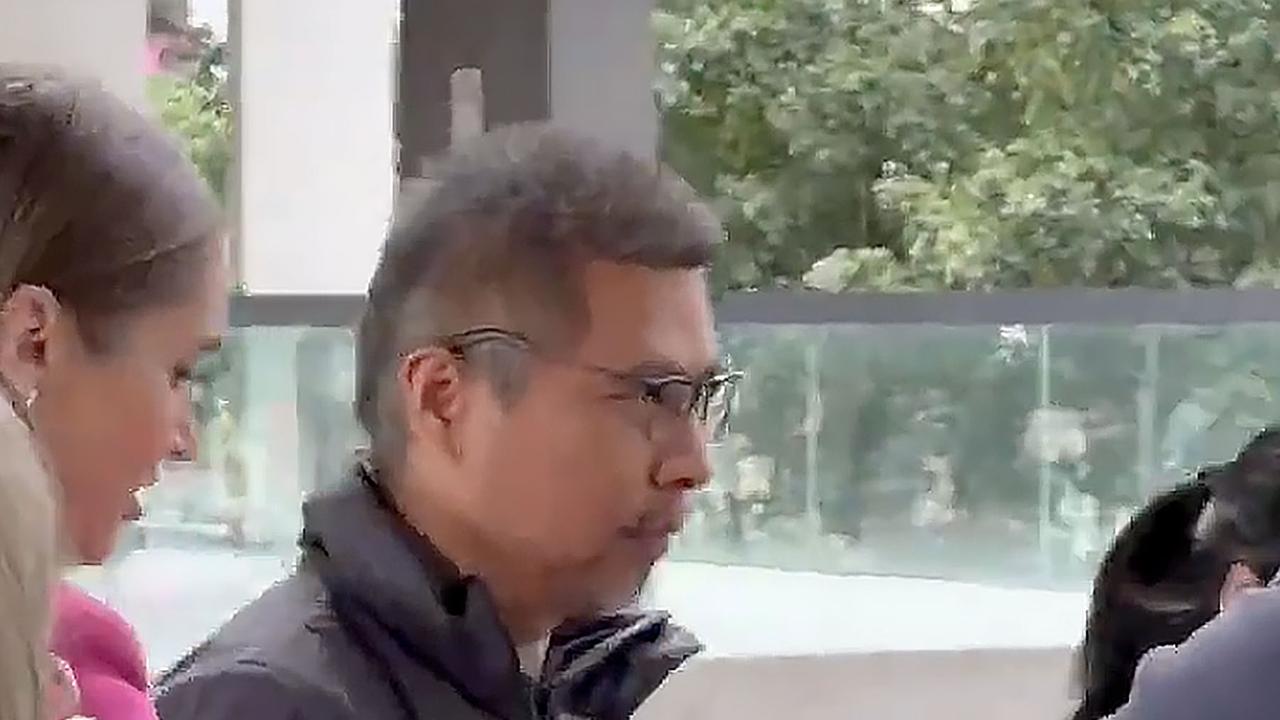 Zhu leaves court