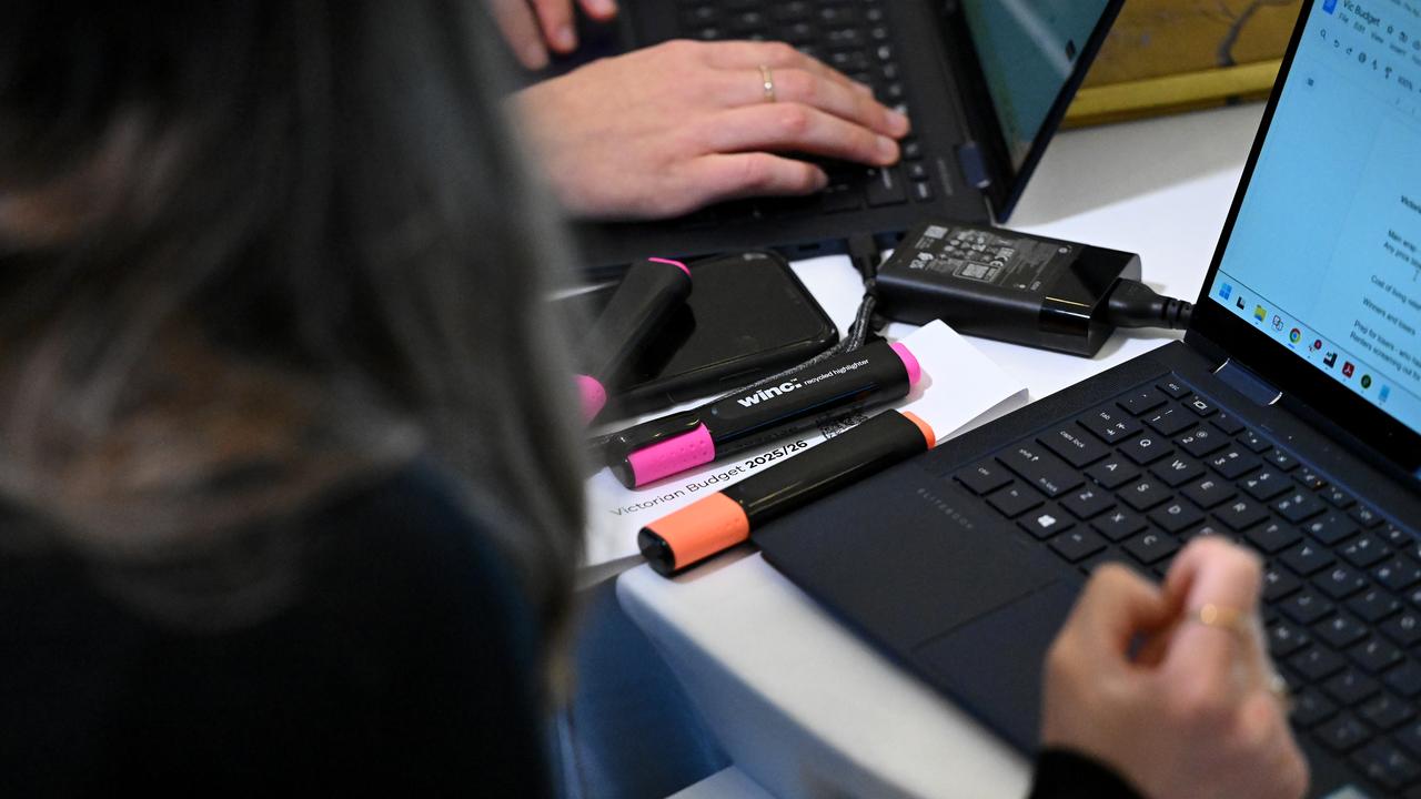 Journalists on a laptop