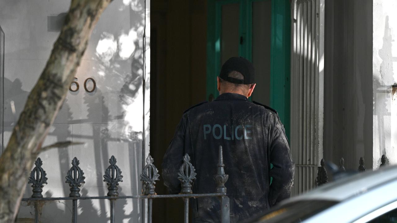 police at paddingotn home