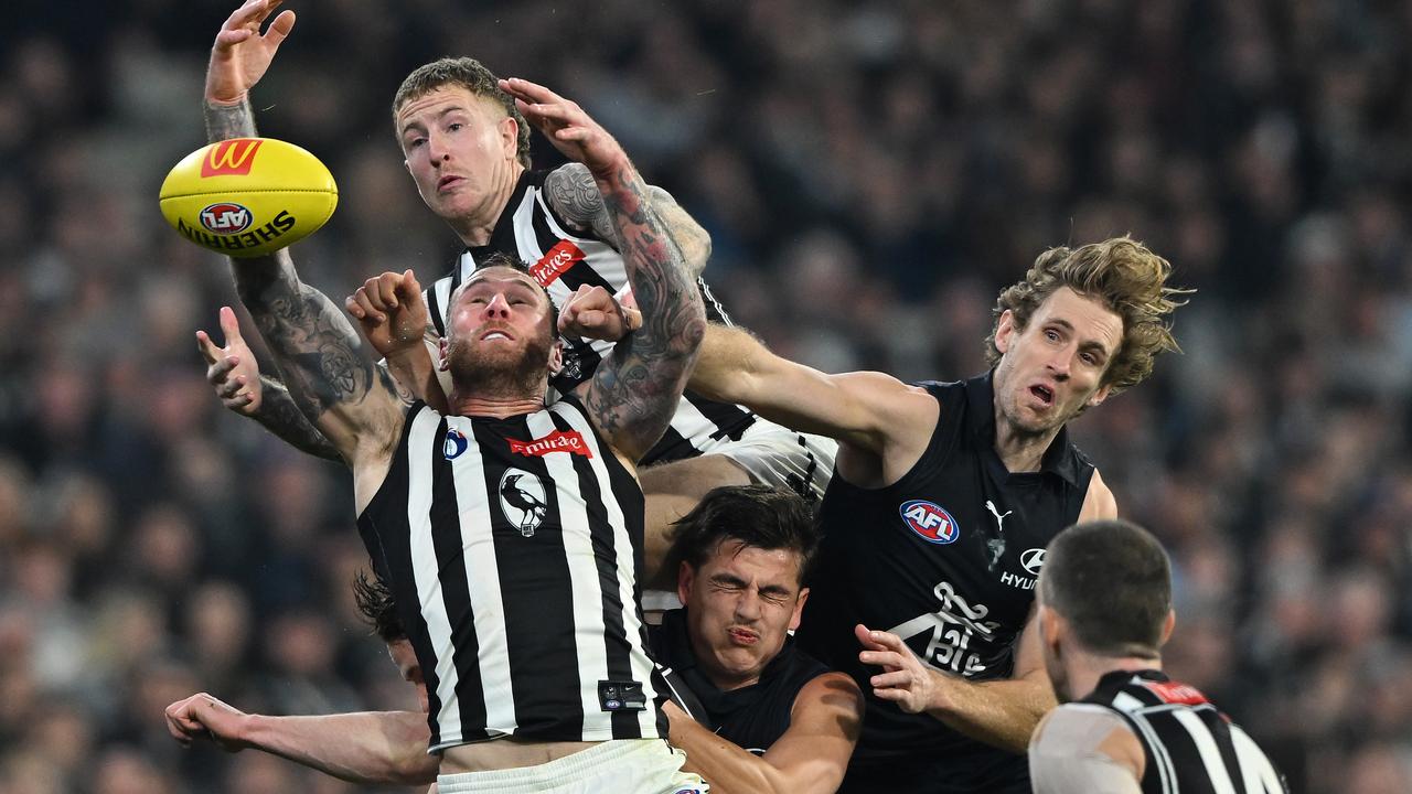 Action from Collingwood-Carlton.