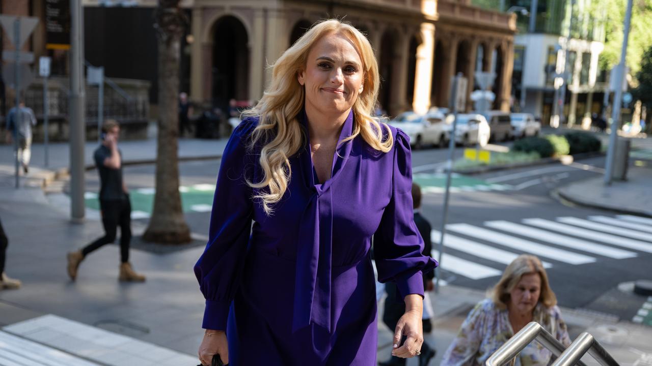 Rebel Wilson in purple dress
