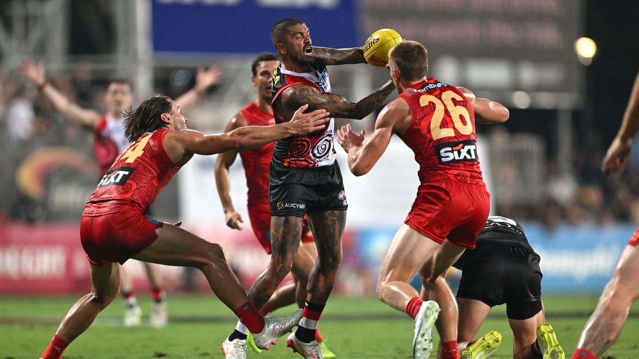 Action from the Suns and the Saints.