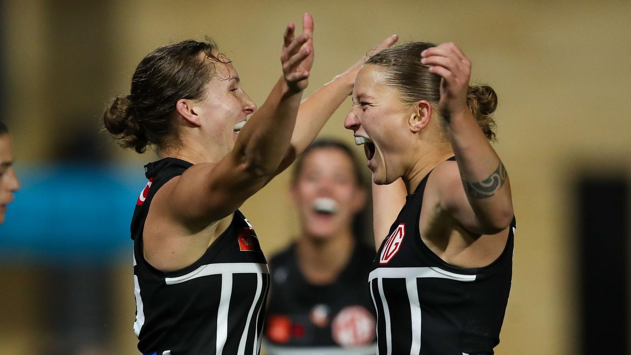 (L-R) Abbey Dowrick and Shineah Goody.