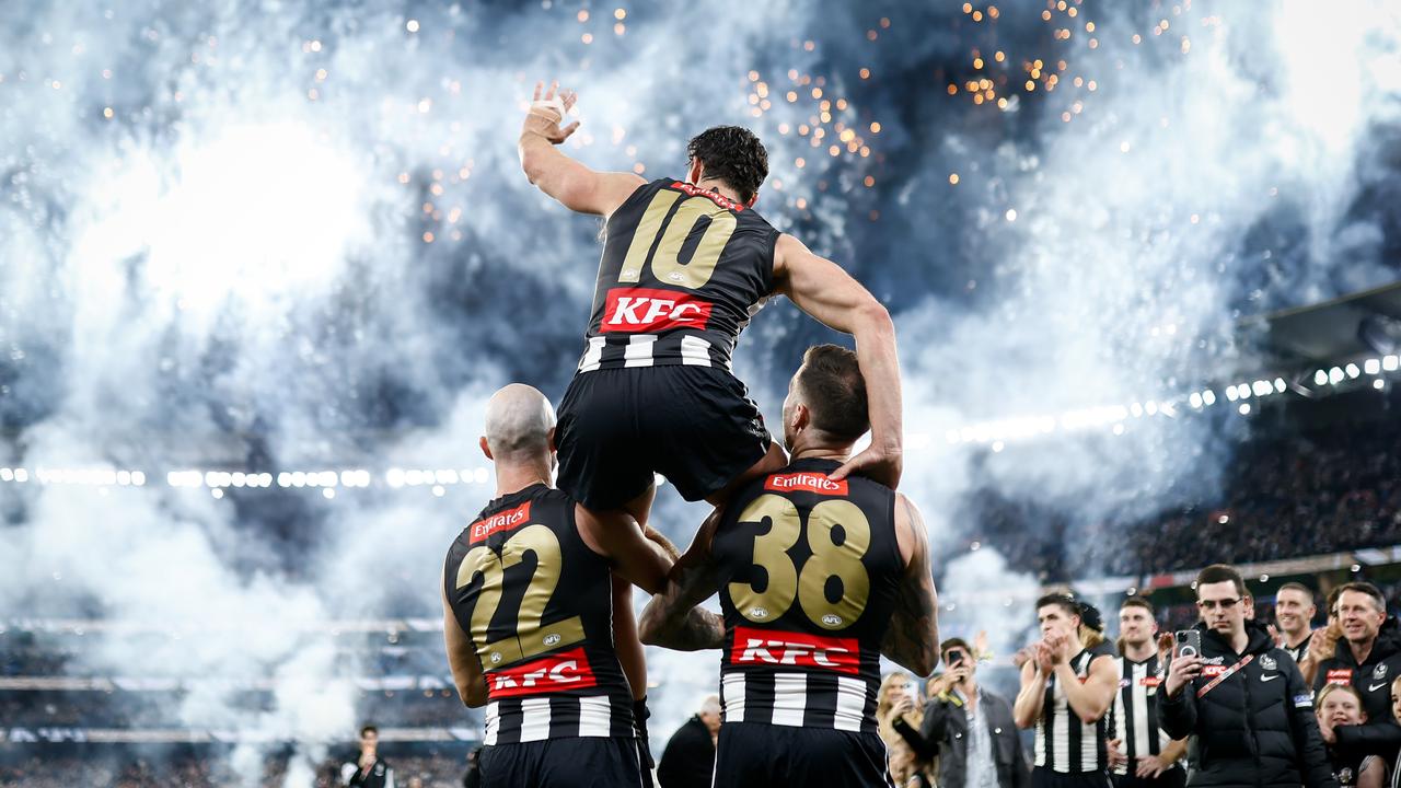 All the Collingwood players wore golden numbers
