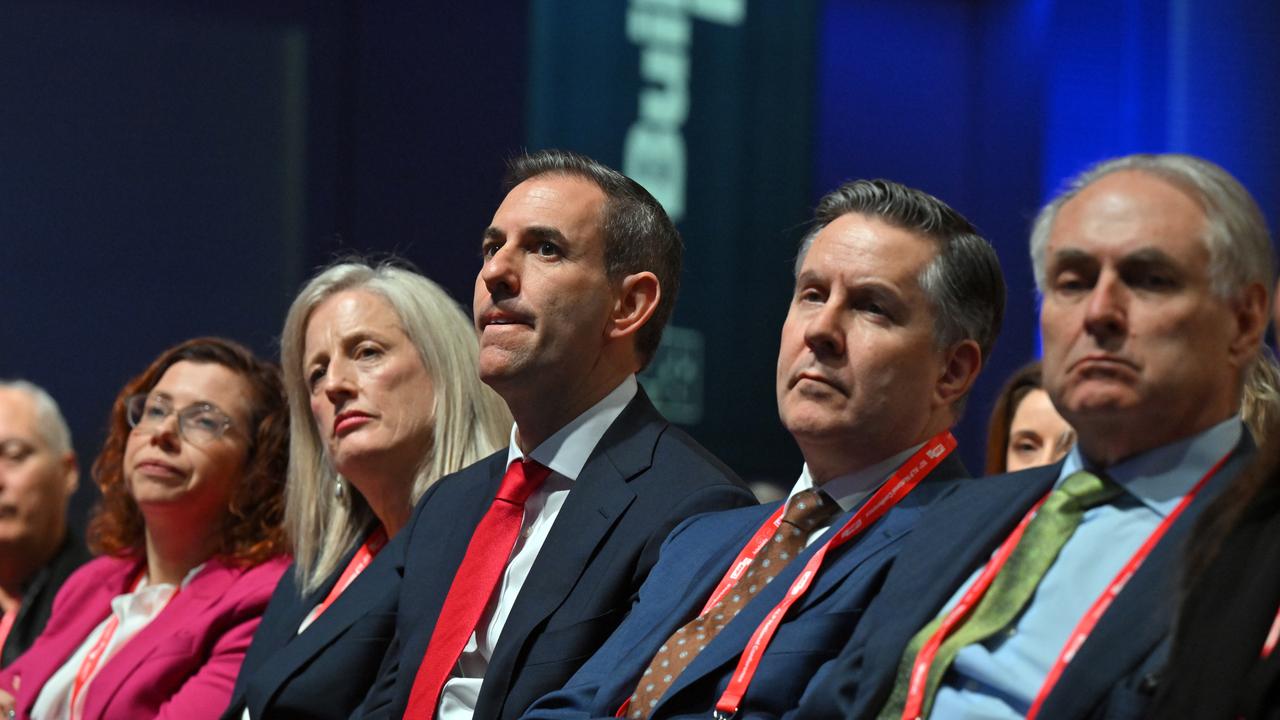 Jim Chalmers (centre)
