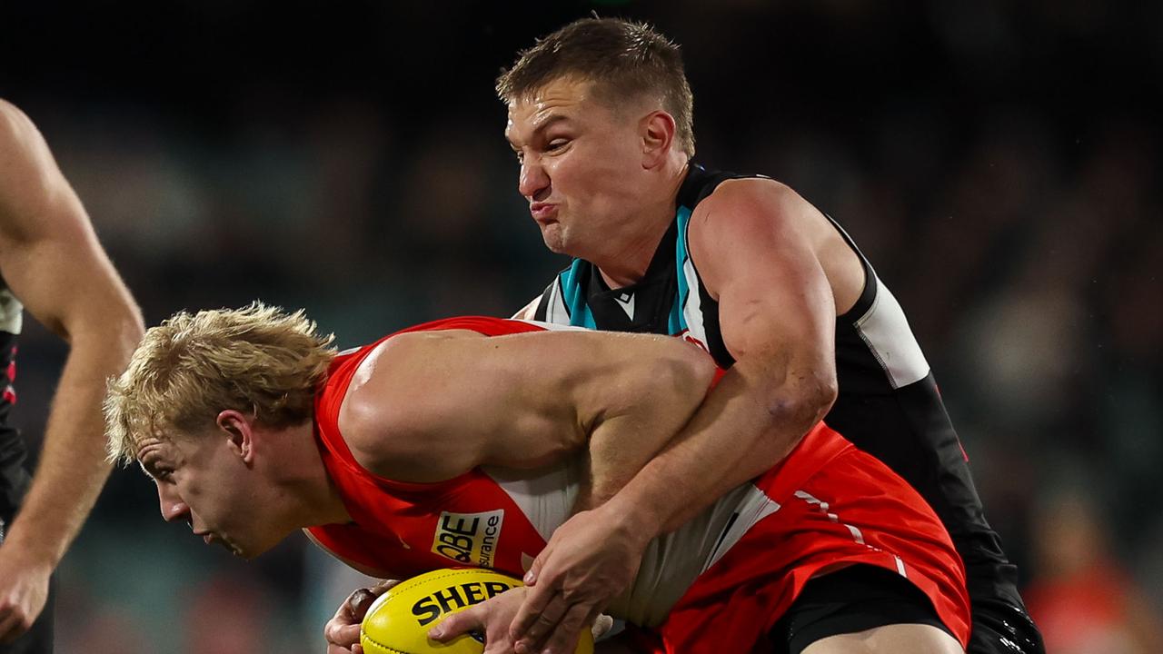 William Edwards tackled by Ollie Wines.