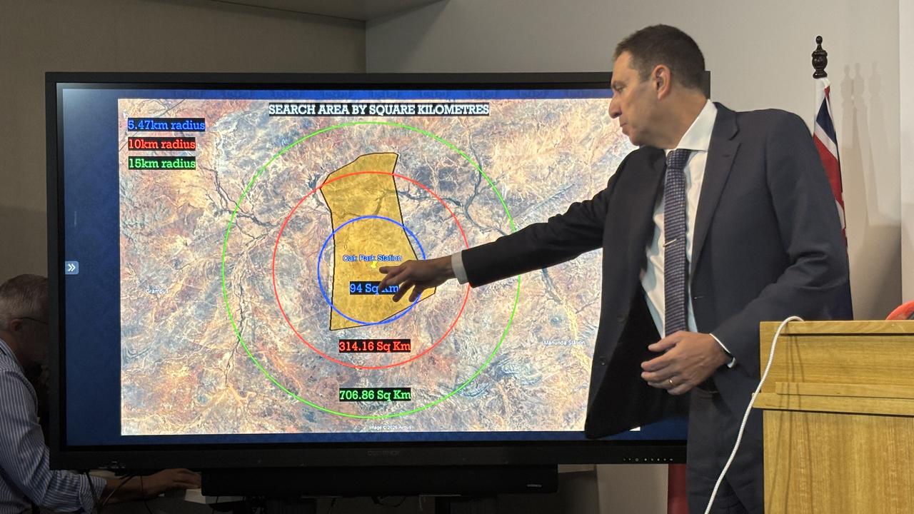 Darren Fielke points to search area on screen