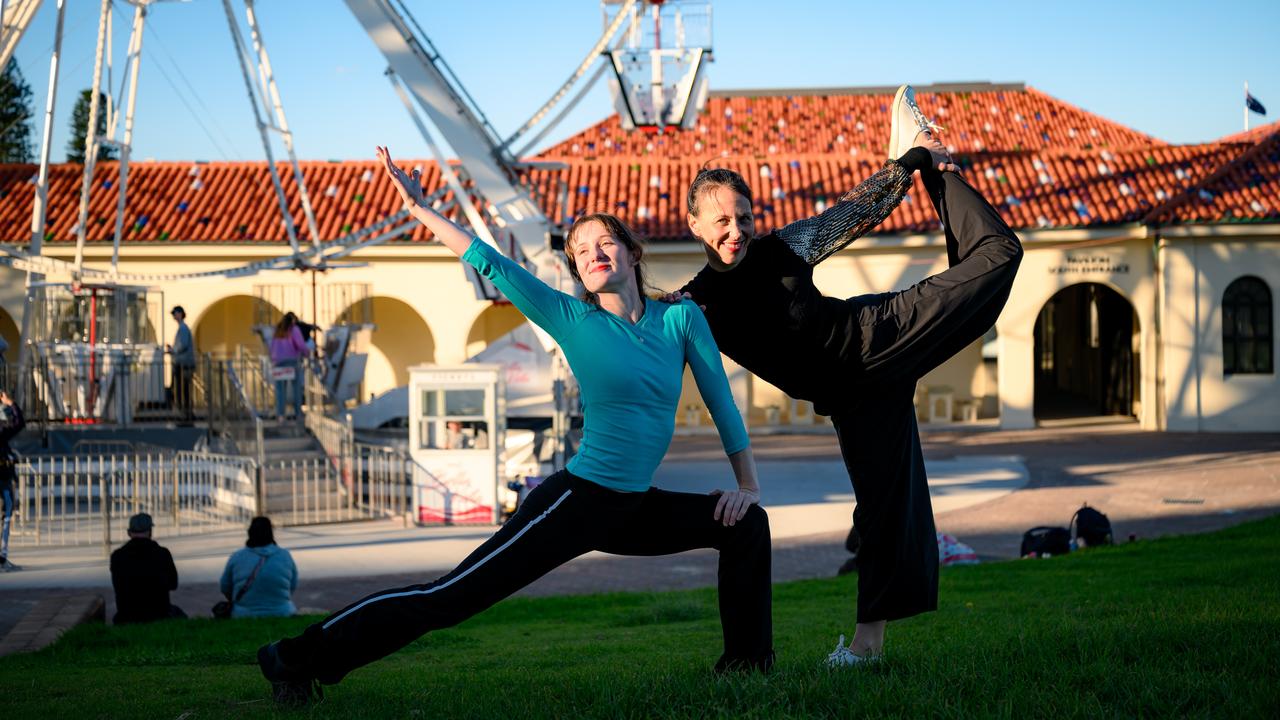 Vourneen Canning and Sacha Copland from Java Dance Theatre