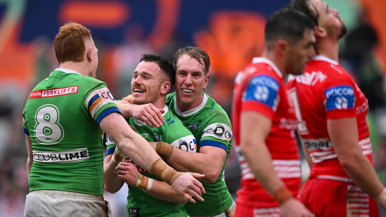Tom Starling's late try sealed victory for the Raiders.