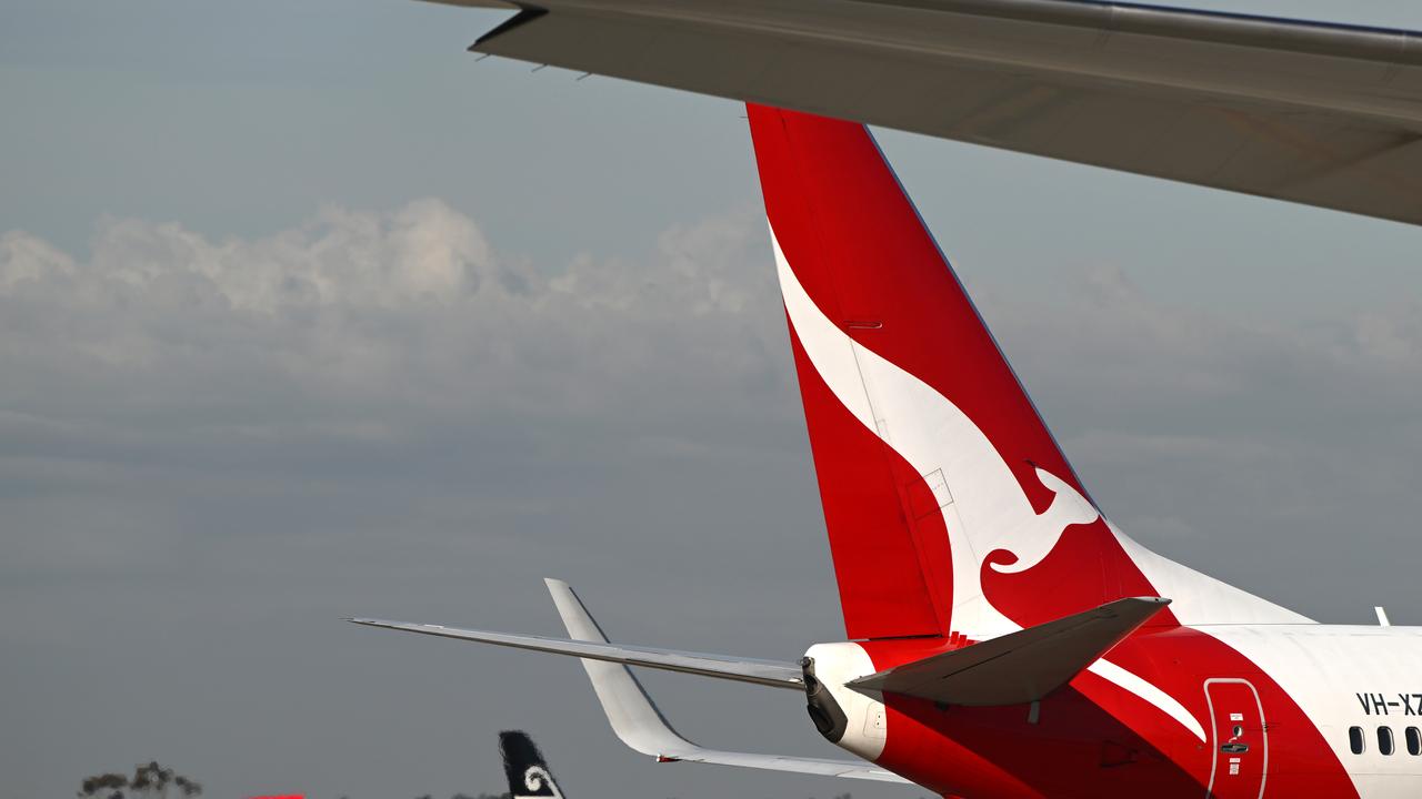 Qantas planes