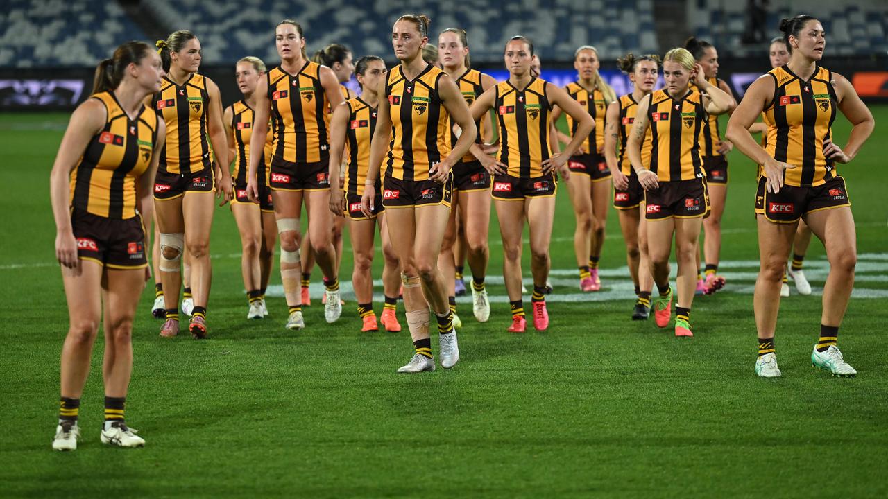 Disappointed Hawthorn players